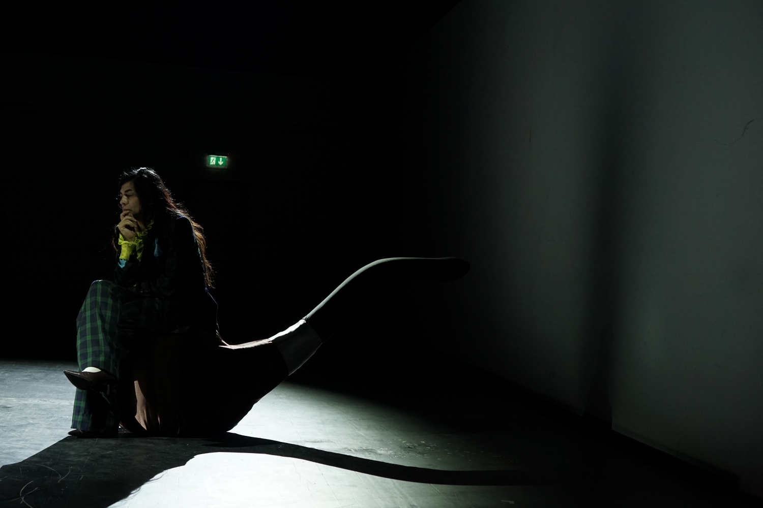 BÄM BÄM BÄM  Justice wins. oder Tappen im Dunkeln.